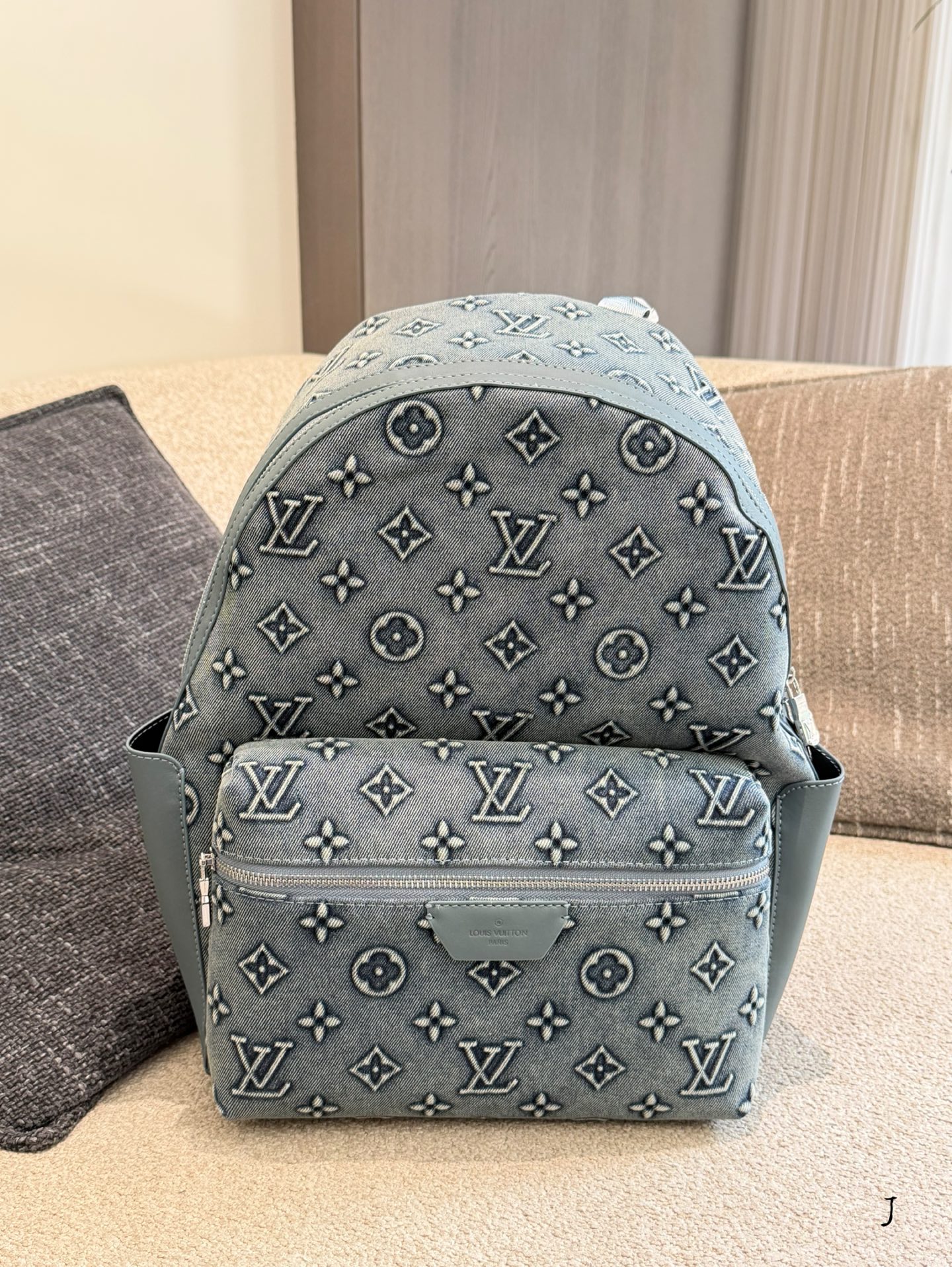 Louis Vuitton LV Monogram Monogram Canvas Daily Commute Travel Ready Casual Use